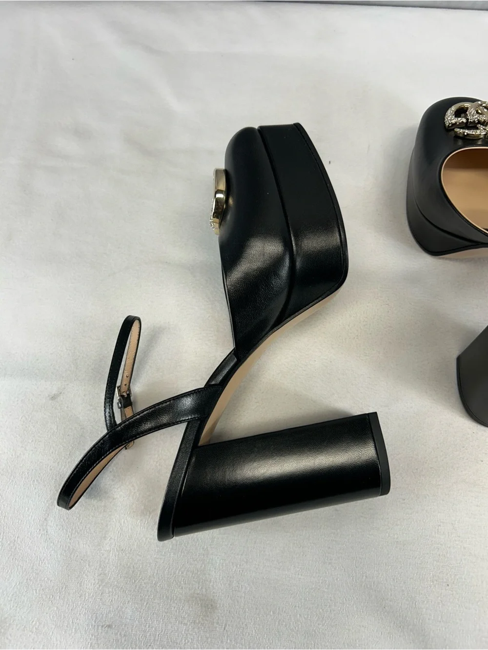 Gucci Double G leather platform pumps
